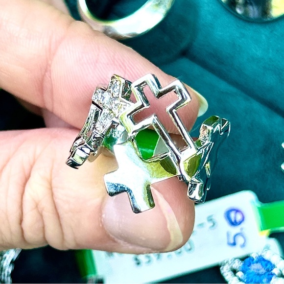 NWT Cross Collage Silver Tone Ring - Picture 2 of 2